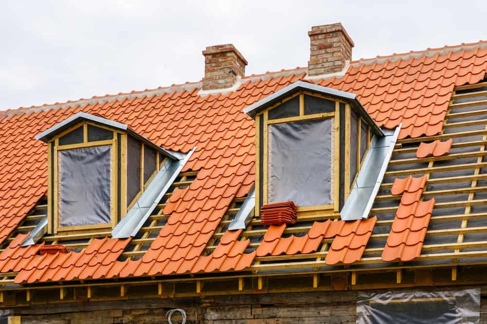 Restoration,Of,Roof,Wooden,Structures,And,Clay,Tiles,Roofing,Replacement